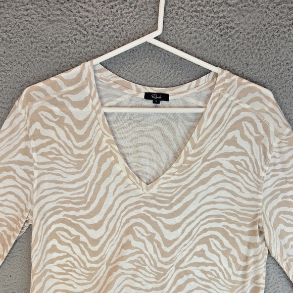 Rails Womens sz S The Sami Long Sleeve V-Neck T-Shirt Tan Abstract Tiger Print - Picture 2 of 15